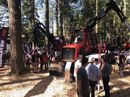 Photo stand Komatsu 2018 ©komatsuforest.com